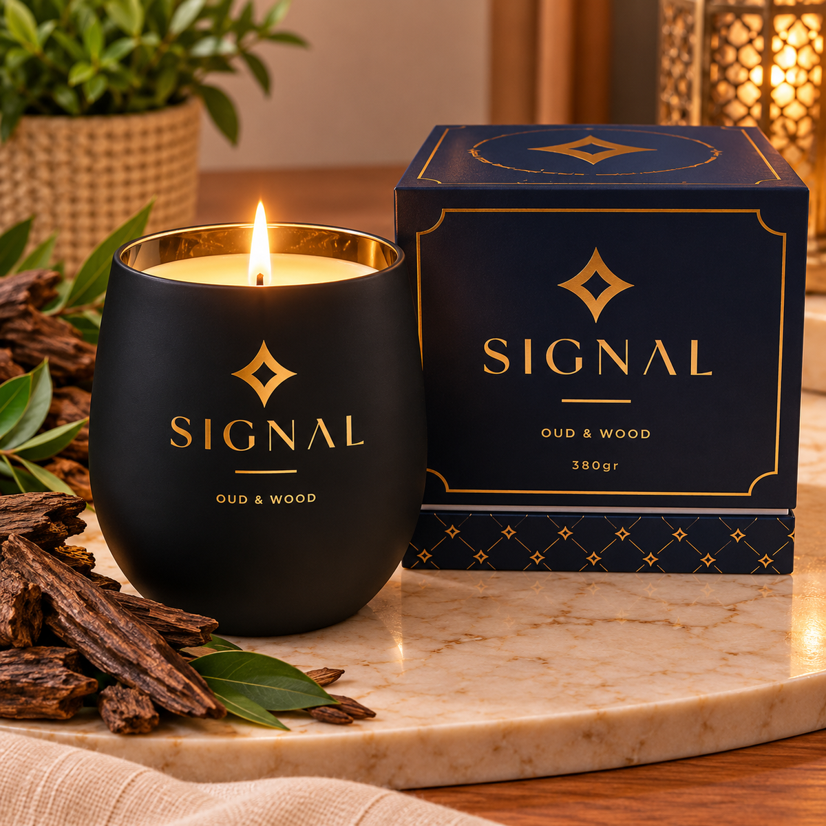 SIGNAL Oud & Wood Scented Candle – 380g